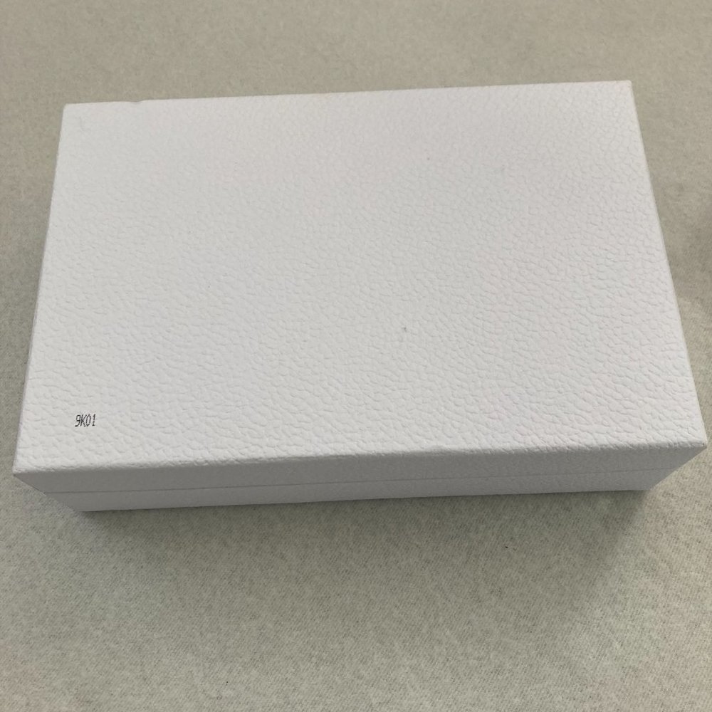 Dior Gift Box - Picture 4 of 7
